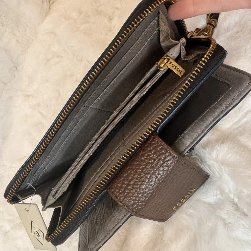 Fossil Navy Brown & Blue Leather Wallet Gold Wristlet Strap ~ Gray Lined  NEW